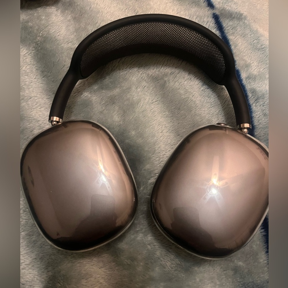 AIRPODS MAX in Space Gray